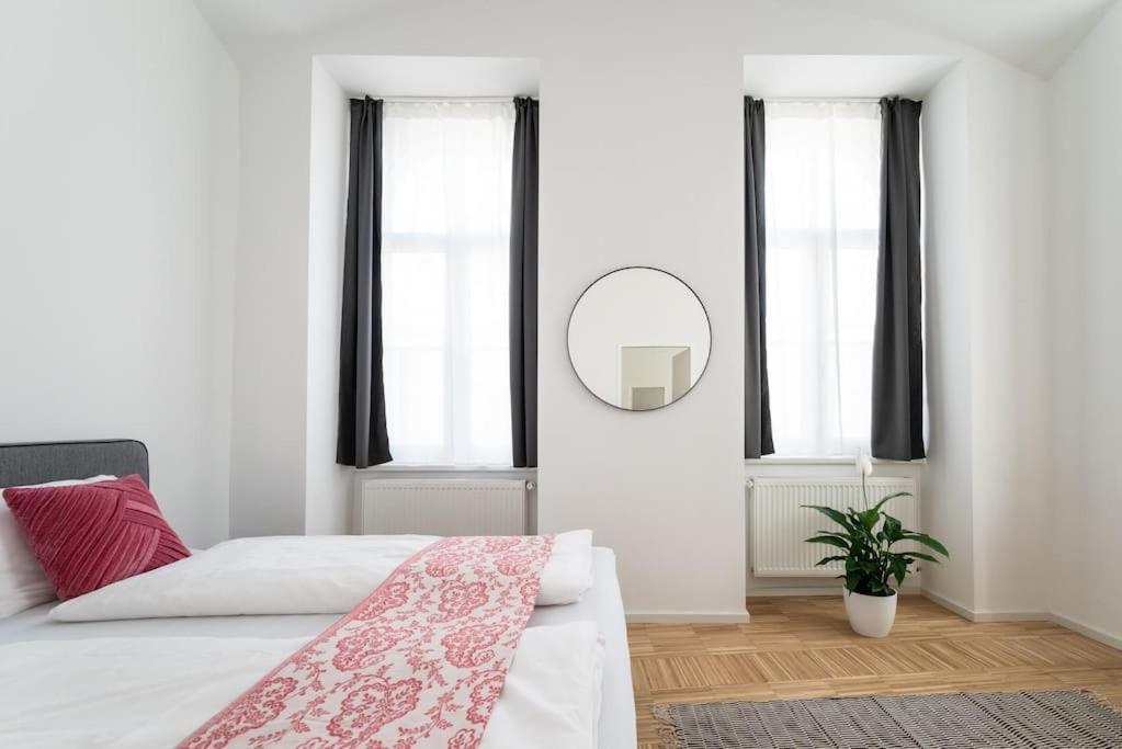 Spacious 2Br Near Attractions By Hm เวียนนา ภายนอก รูปภาพ